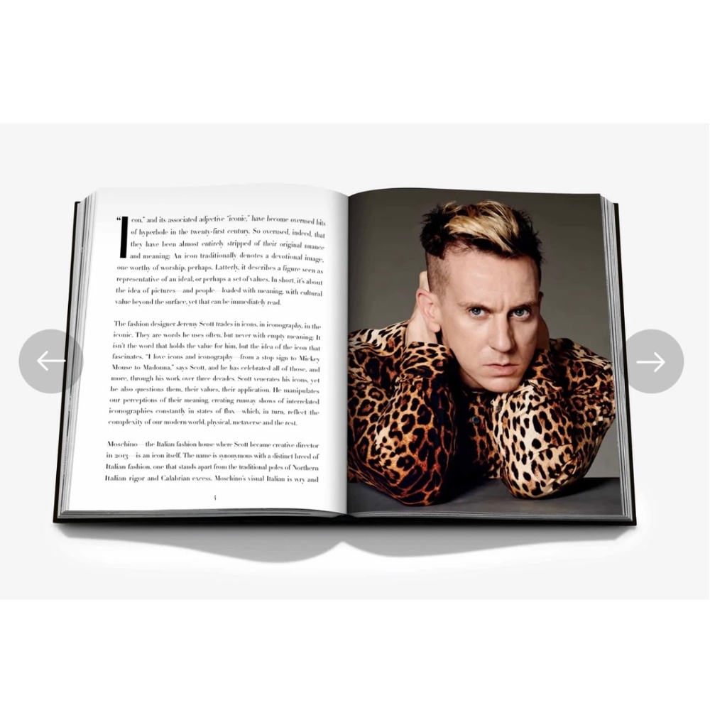 Moschino Book - Picture 5 of 8